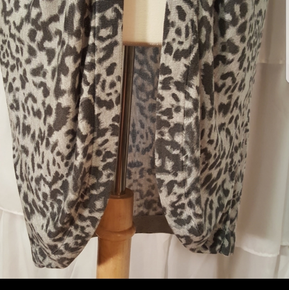 Leopard Print Cardigan - Picture 4 of 6
